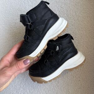 OshKosh B’gosh® Tao Toddler Boy Slip-On Hiker Boots, size 6